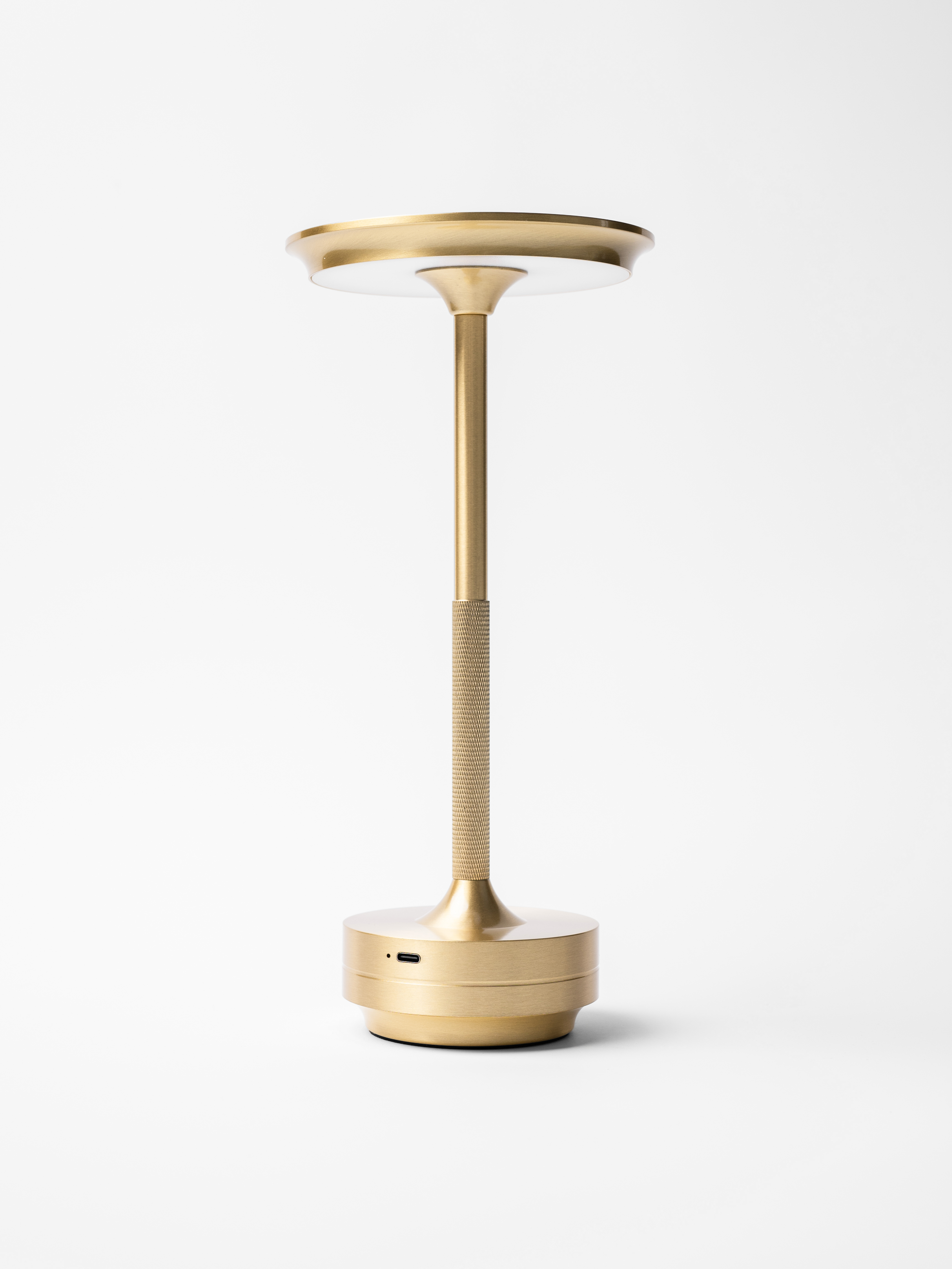 Лампа настольная d=13 см. h=27,5 см. 3 цвета, сенсорная регулировка яркости, алюм., золот. LED HIGH-TECH MGline /1/20/