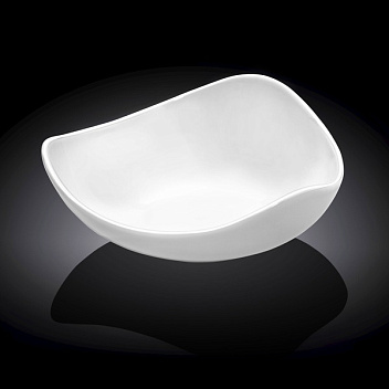 Салатник 185*185 мм. 600 мл. h=70 мм. треугольный Wilmax /1/6/36/